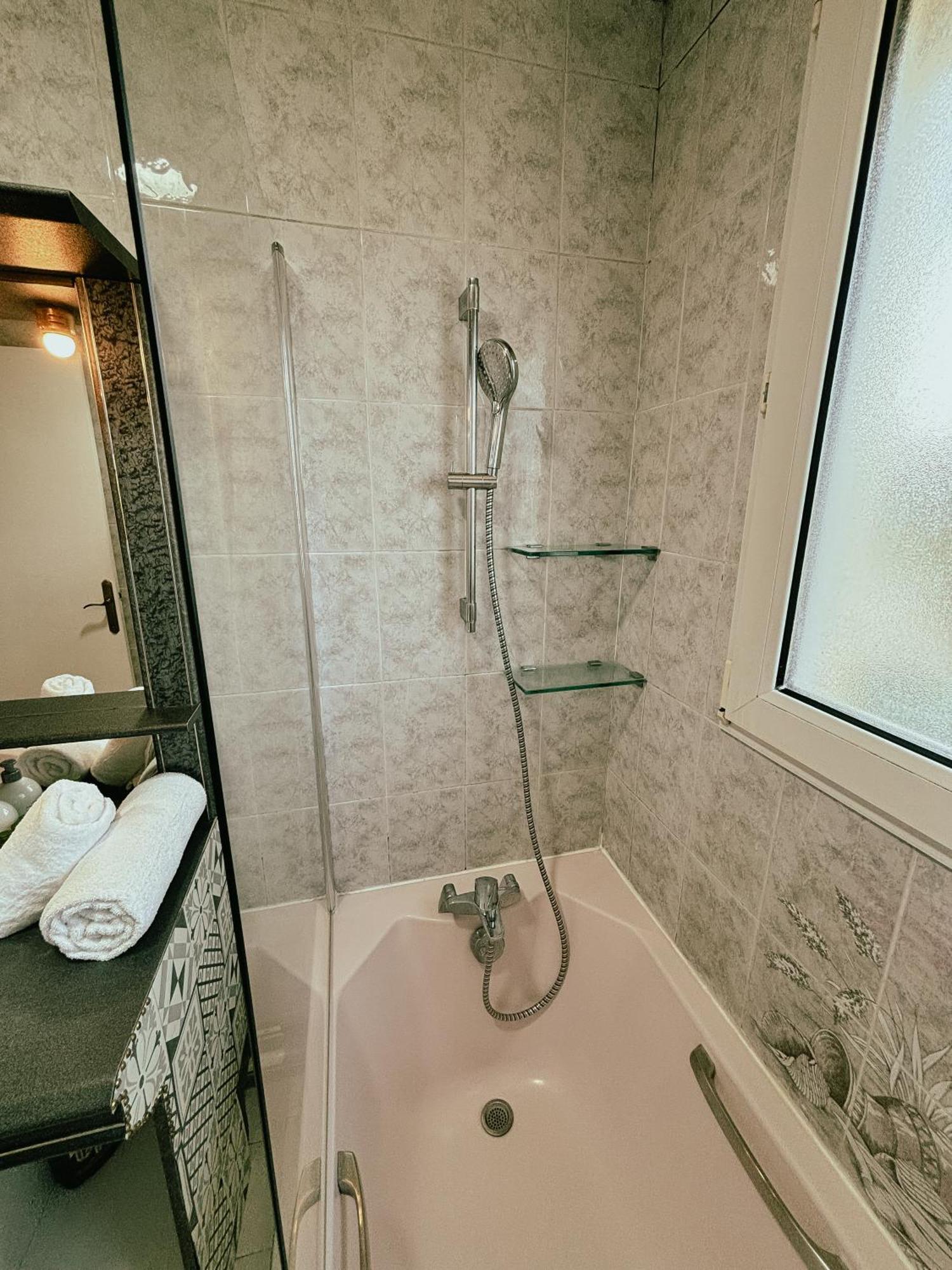 Duplex Avec Jardin - Proche Paris - Disneyland - Rer - Noisy-le-Grand Exterior foto